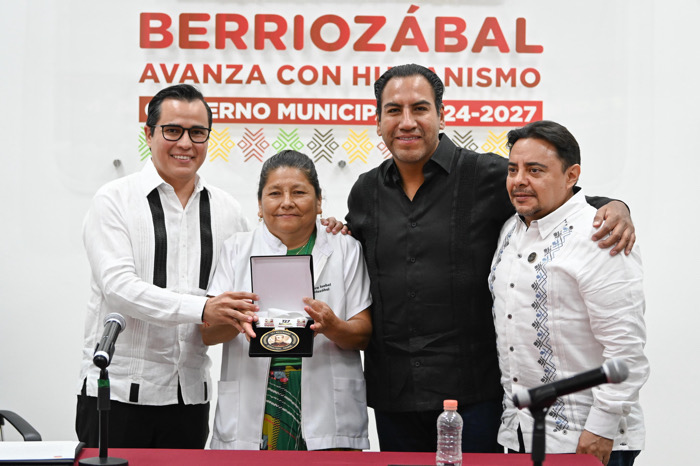 Juan Carlos Moreno Guillén participa en acciones de identidad y desarrollo en Berriozábal