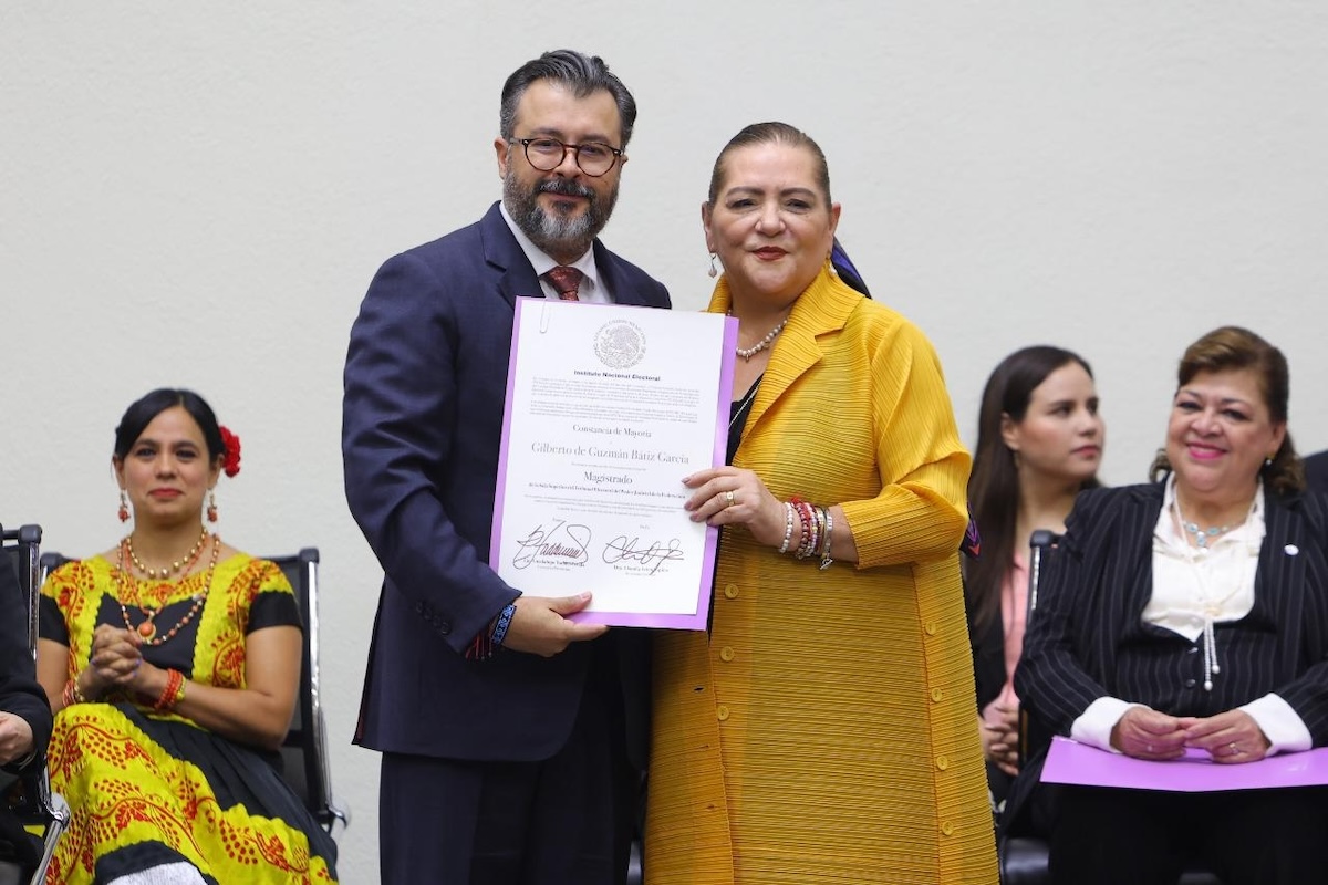 Elegiré siempre estar del lado de la legalidad: Gilberto Bátiz recibe Constancia de Mayoría del INE