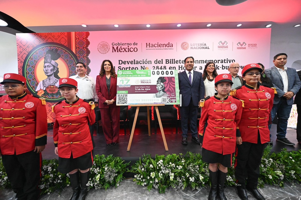 Honran Gobierno de Chiapas y Lotería Nacional a Reina Roja de Palenque con Sorteo Superior