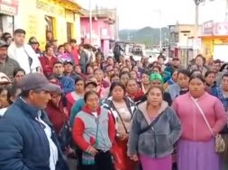 “Llevamos años trabajando” comerciantes rechazan desalojo en Las Margaritas.4