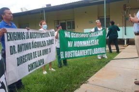 Trabajadores del IMSS en Cintalapa exigen destitución de director por hostigamiento laboral