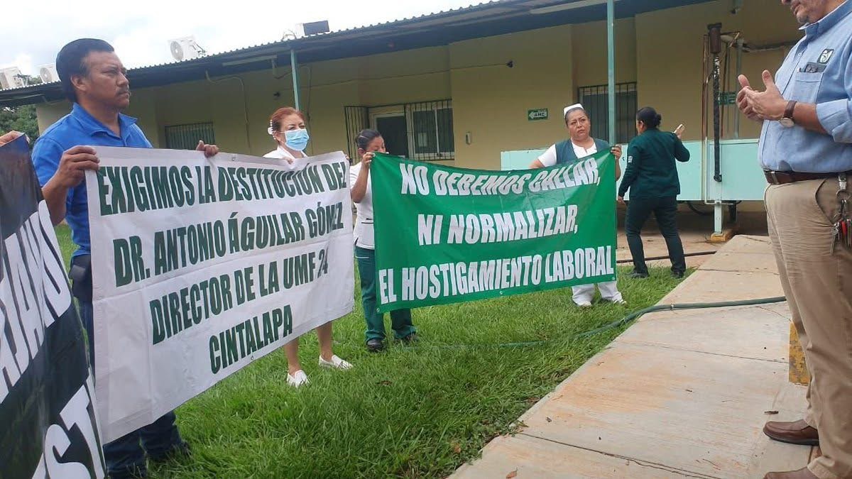 Trabajadores del IMSS en Cintalapa exigen destitución de director