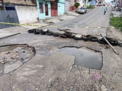 Vecinos de Comitán cierran calles ante omisión de autoridades municipales2