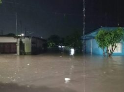 Vecinos de Nuevo Milenio exigen obras tras nuevas inundaciones; denuncian omisión oficial desde 2024