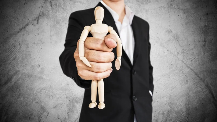 Poder y soberbia / Al Sur con Montalvo