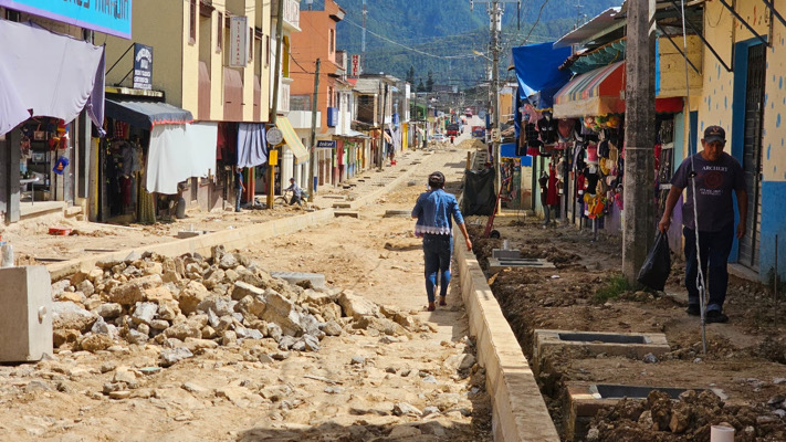 Avanzan los trabajos de pavimentación en Barrio Centro