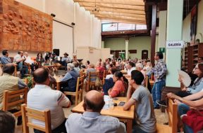 4204D003-CB8C-4D93-83A6-DF4AEB4AACDD