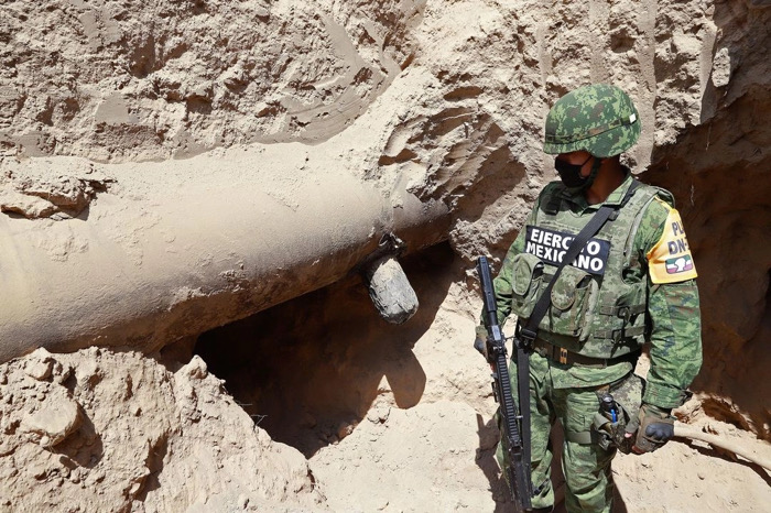 Cuidando delincuentes / La Feria