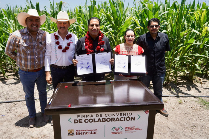 Eduardo Ramírez y María Luisa Albores refrendan compromiso con el campo chiapaneco