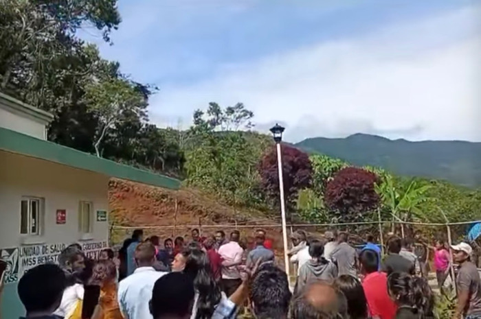 En Chilón se enfrentan por uso de recurso público; agreden a personal de salud