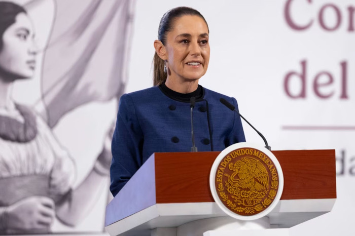 Sheinbaum presume reducción histórica de pobreza y defiende su estilo de vida