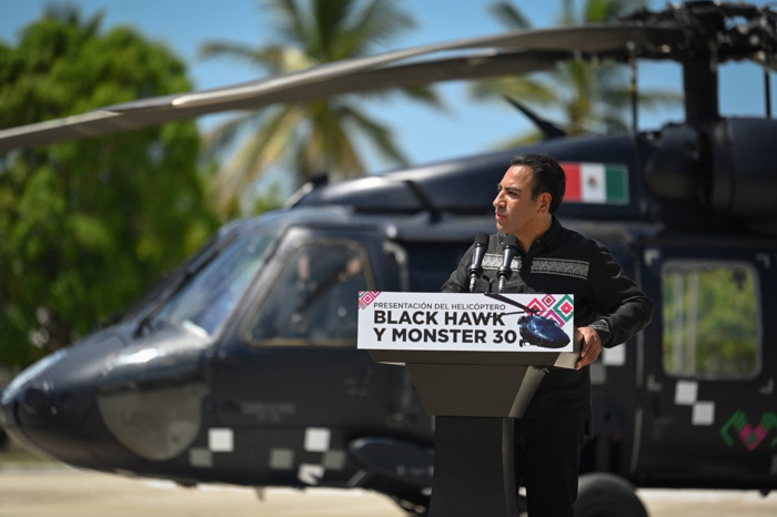 La firmeza frente a la inseguridad / A Estribor