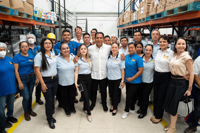 Eduardo Ramírez entrega apoyos alimentarios y reafirma compromiso con las familias de Tuxtla