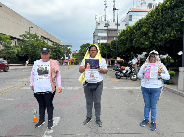 Madres en Resistencia concluyen protesta tras anuncio de diálogo