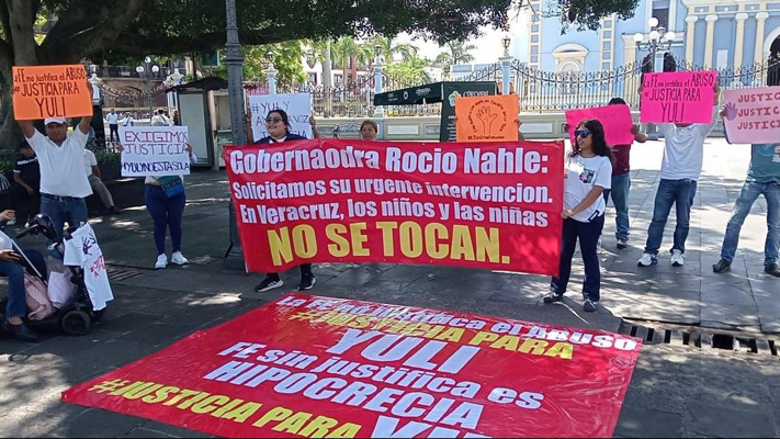 Familiares de menor exigen justicia por pederastia de sacerdote en Veracruz