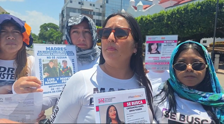 Madres en resistencia bloquean la Avenida Central 