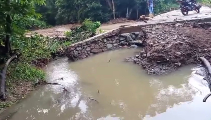 Pobladores de El Parral demandan atención a obras inconclusas