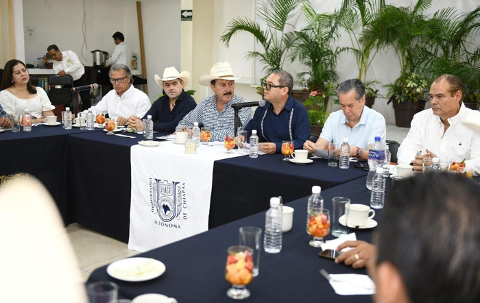 Suman UNACH, Gobierno de Chiapas y productores esfuerzos conjuntos para el desarrollo de campo