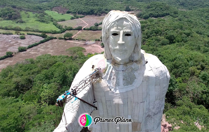 Entre cenizas y esperanza: la historia del Cristo Pescador en La Concordia