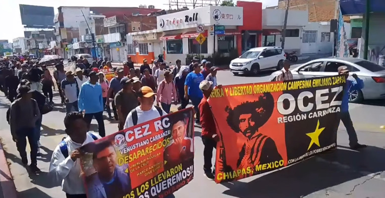 Campesinos instalan plantón indefinido en Palacio de Gobierno en Tuxtla