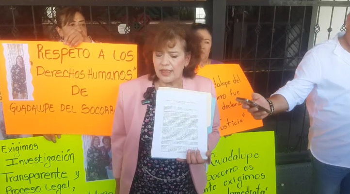 Exigen liberación de trabajadora acusada de complicidad en robo