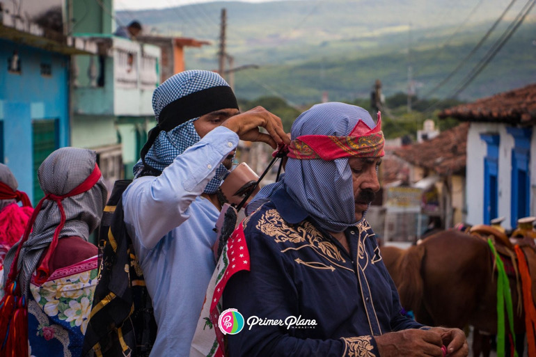 Reviven en Chiapa de Corzo la ancestral representación de Alferéz y Nahuarés