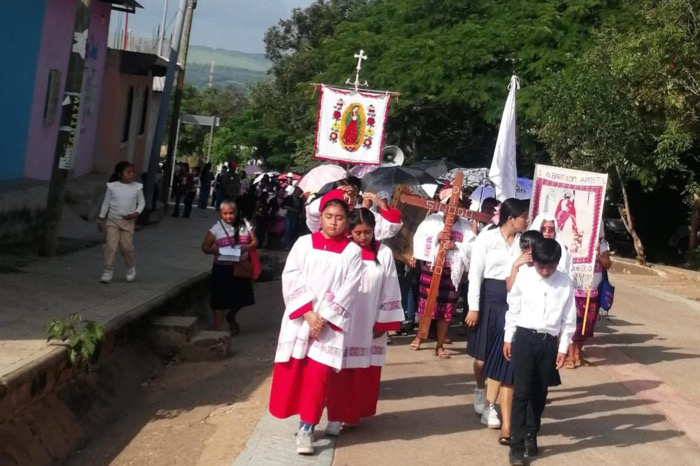 Llama Iglesia a construir la paz en Chiapas