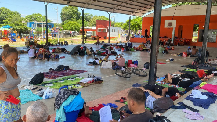 Migrantes acusan retenciones pese a permisos otorgados por el INM