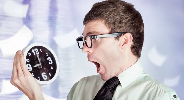 Impuntualidad e informalidad, deporte nacional / Al Sur con Montalvo