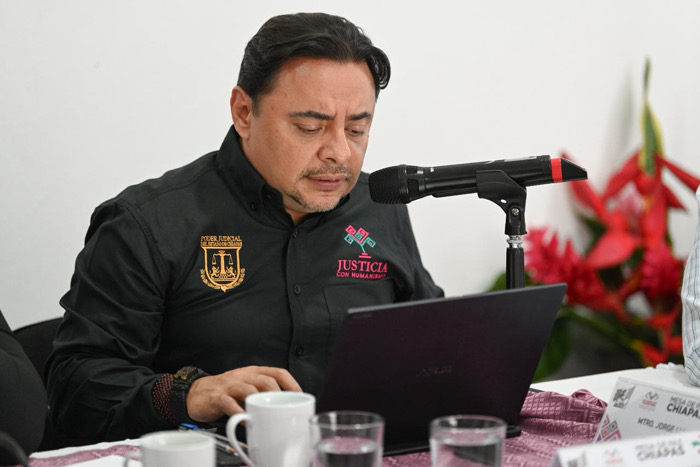 Juan Carlos Moreno Guillén atestigua acciones que fortalecen la seguridad y el bienestar en Ángel Albino Corzo