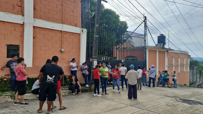 Problemas de salud en menores por criadero de cerdos en Huixtla