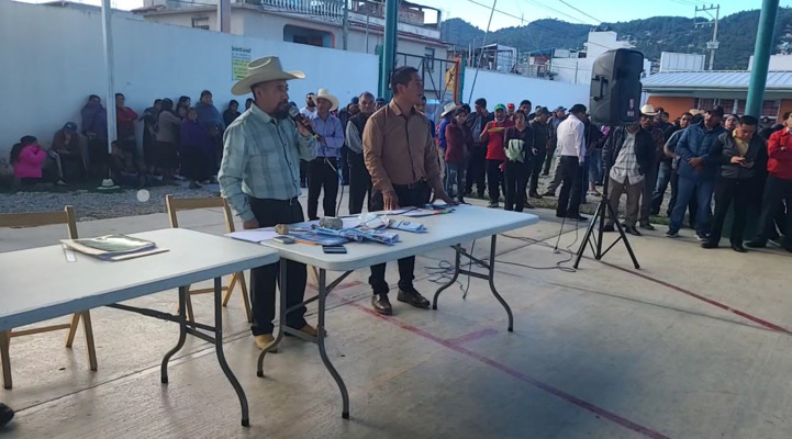Vecinos de colonia Emiliano Zapata reclaman obras pendientes en SCLC