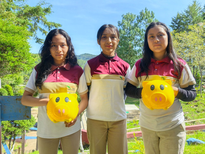 Cecytech y TBC Chiapas fortalecen la formación en valores con el Boteo Teletón 2025