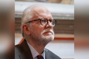 B2753DF5-5E5A-422B-950A-951FF5B0DB84