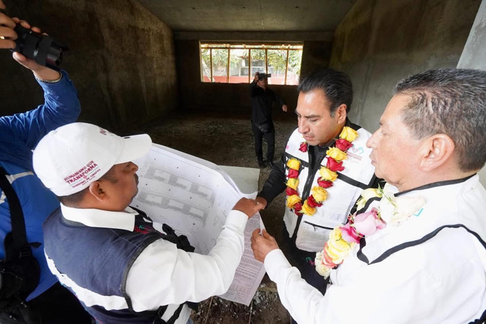 En La Grandeza, Eduardo Ramírez impulsa acciones en materia de educación, campo y salud