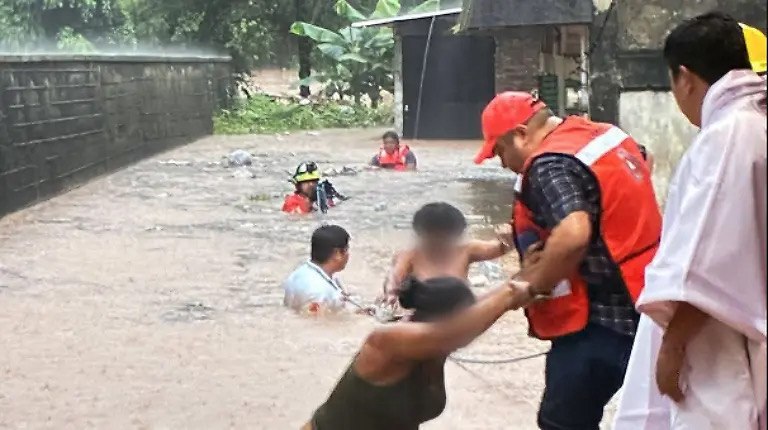 Lluvias intensas cobran la vida de una menor y dejan deslaves e inundaciones 