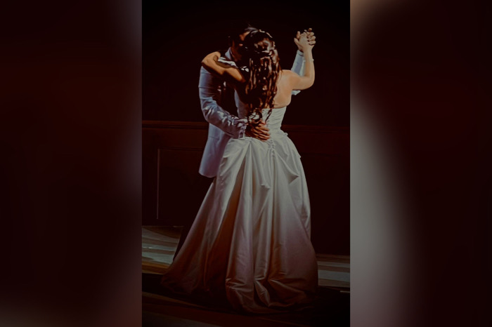 Entre risas, lágrimas y un sí eterno / Sarcasmo y café