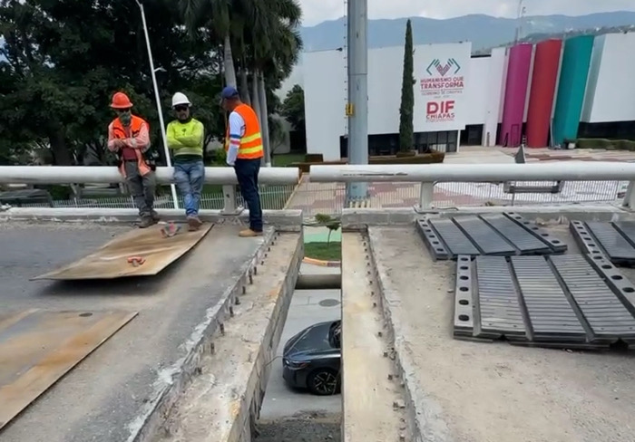 Usuarios reportan falla en puente de Torre Chiapas; alcalde descarta daños