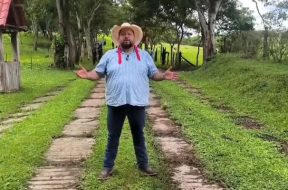 F1B013B0-3BB0-45D9-815E-22EABE0DE4B6