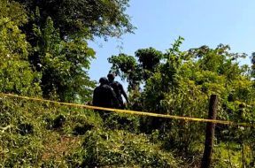 FFD67E42-77C0-42DA-AA7D-BCACA183A104