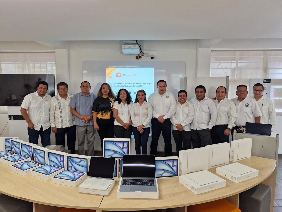 Donan equipo de alta tecnología a la Facultad de Negocios Campus IV Tapachula de la UNACH