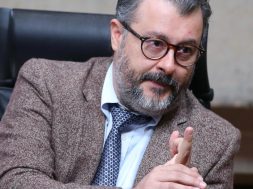 0488A59A-441C-4895-B851-7E7CBECAC955