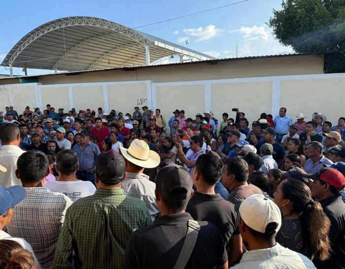 Altamirano rechaza el regreso de exregidores