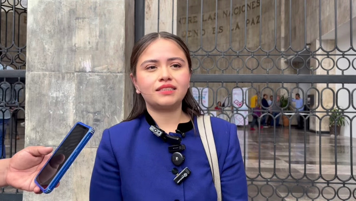 Hija de extrabajadora del DIF Chiapas exige justicia tras 15 años de despido injustificado