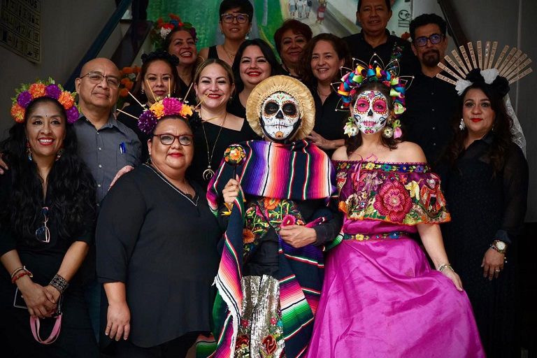 Cobach fortalece la identidad cultural con la exposición de altares de Día de Muertos