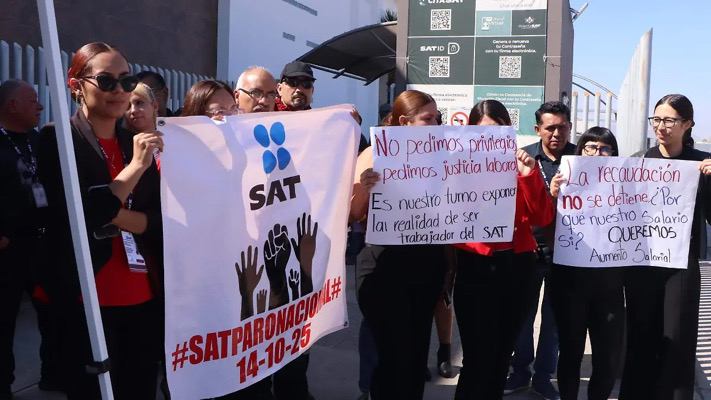 Protestas de trabajadores del SAT provocan bloqueos en CDMX y otras ciudades