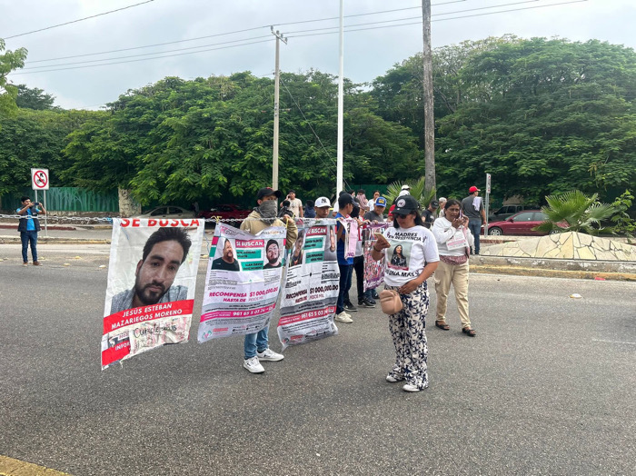Madres en Resistencia reinstalan plantón frente a la Fiscalía tras desalojo en Tuxtla Gutiérrez