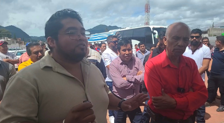 Taxistas protestan en SCLC y acusan corrupción en entrega de concesiones