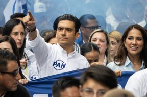 B4BCCB03-7BE5-443C-944D-B8D4F88DC4CE