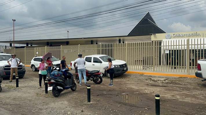 Migrantes llevan meses denunciando corrupción y demoras en la COMAR 